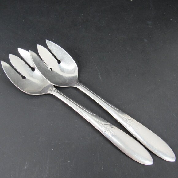 Stainless Serving Forks 5 Petal Flower 3 Leaves and 3 Dots Design Set of 2 - Picture 7 of 7
